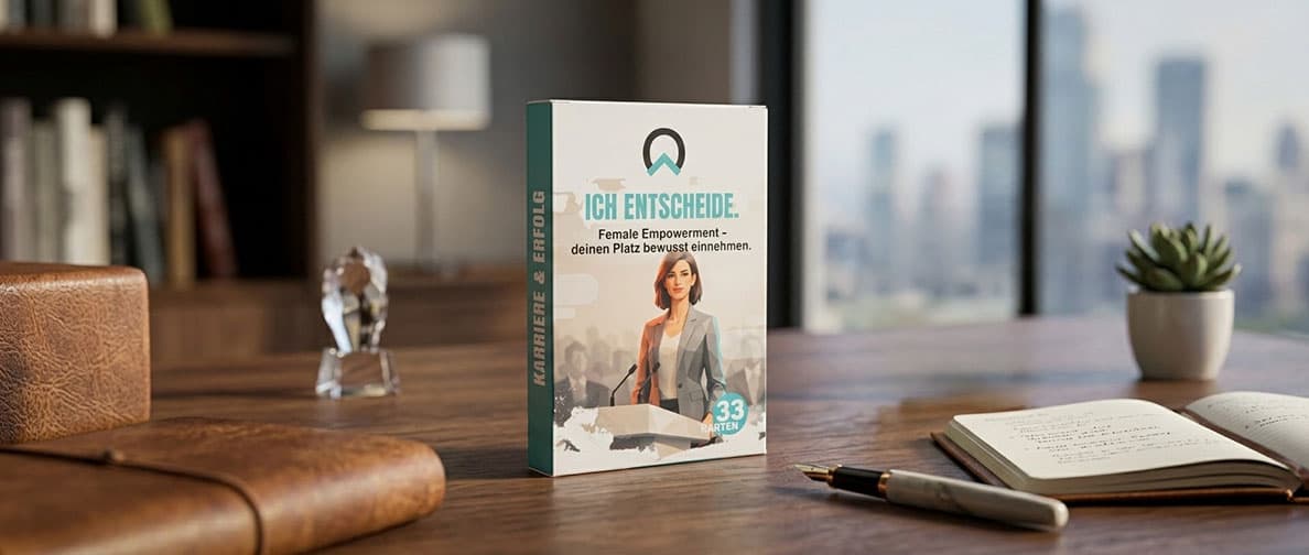 Female Empowerment Kartenset „Ich entscheide“ auf modernem Tisch arrangiert – hochwertige Coaching Karten für Frauen mit Fokus auf Selbstbestimmung, Empowerment und persönliche Entwicklung im Alltag